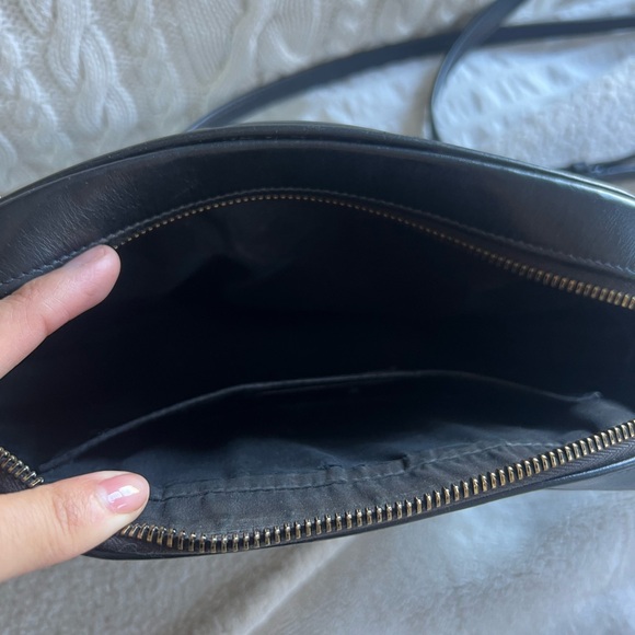 Lou Medium YSL Camera Bag with Pocket and Tassel in Quilted Patent Leather - Picture 3 of 4